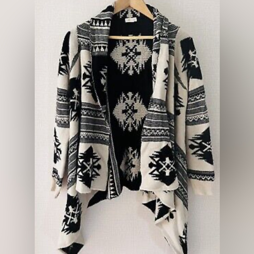 Aztec Patterned Open Front Sweater By Debut S/M - image 1